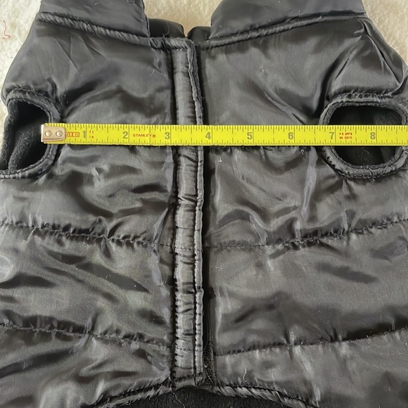 Dog Sweater. Reversible Black And Print. See Pictures For Size. Good Condition. - Picture 10 of 13